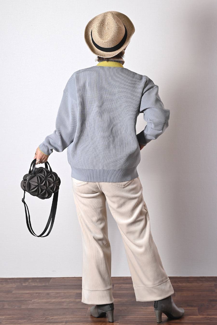 ビビット配色Ｖネックバイカラーカーディガン