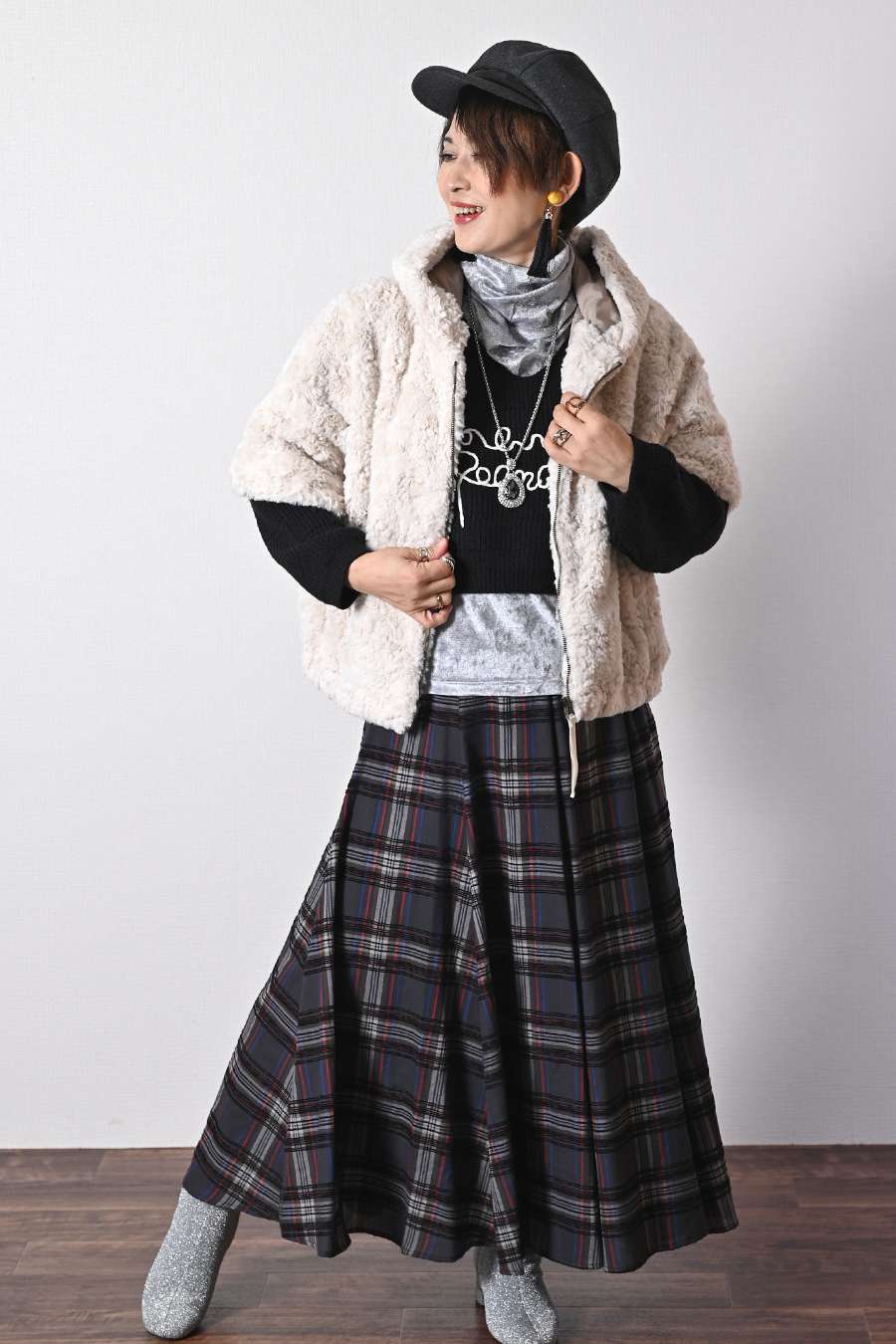 【Special Offer 40%OFF】クラッシュベロア風カットソー＋ベリーショート丈ニット２点セットコーデ