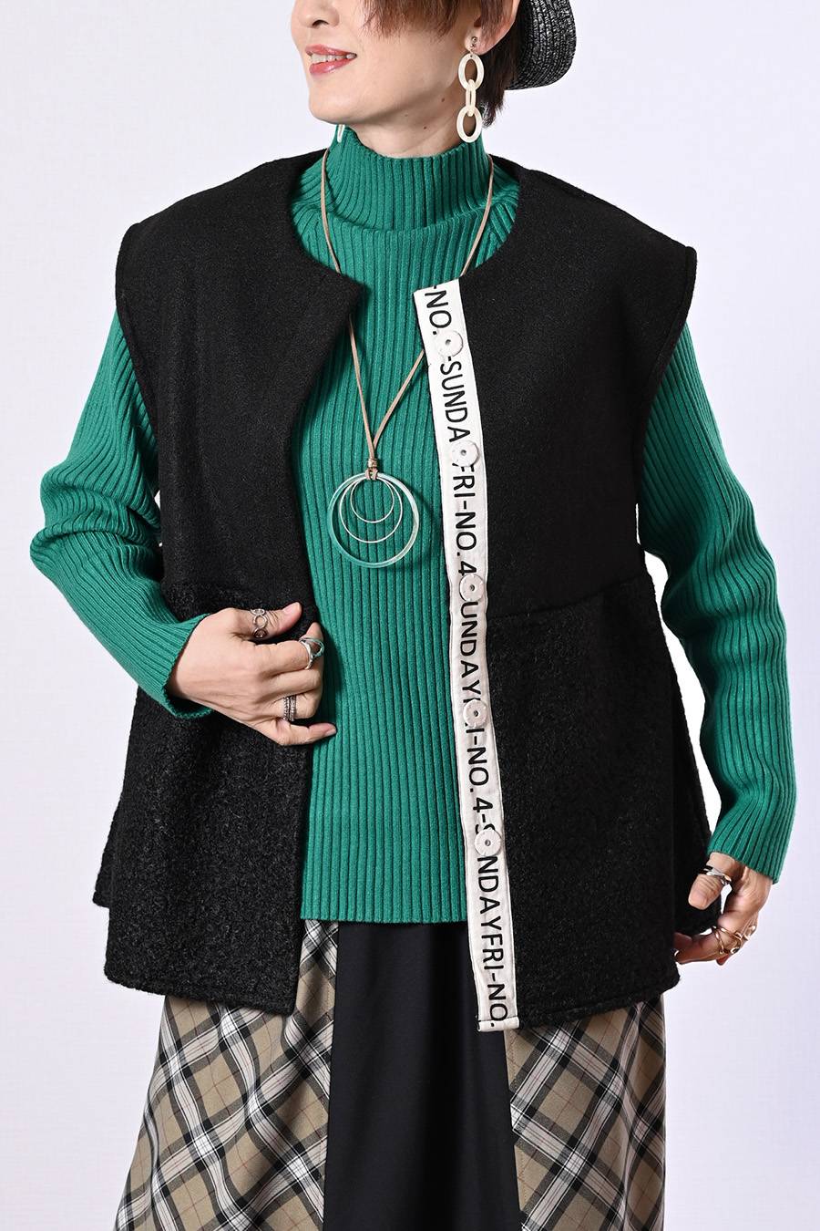 体型カバーに最適！ゆったり軽量ビッグサイズ圧縮ニット×プードル前開きベスト