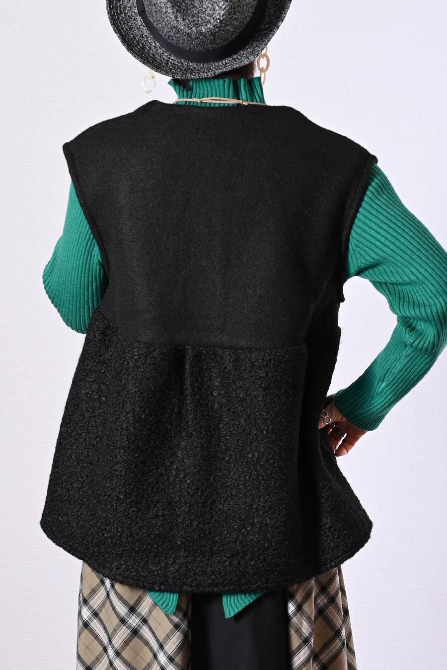 体型カバーに最適！ゆったり軽量ビッグサイズ圧縮ニット×プードル前開きベスト