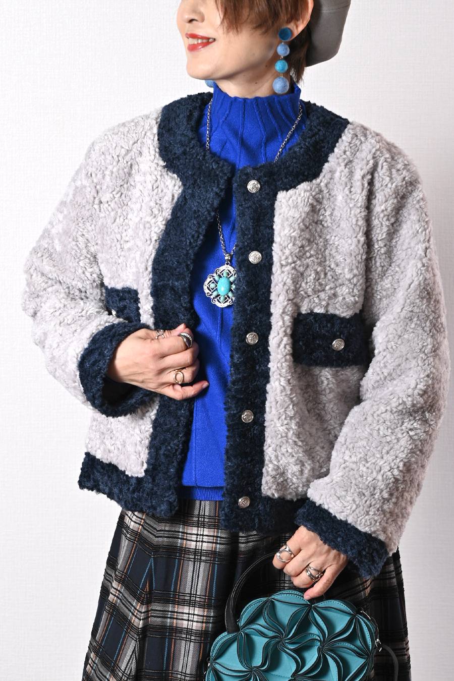 リュクスな雰囲気！バイカラーボアソフトジャケット