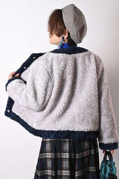 リュクスな雰囲気！バイカラーボアソフトジャケット