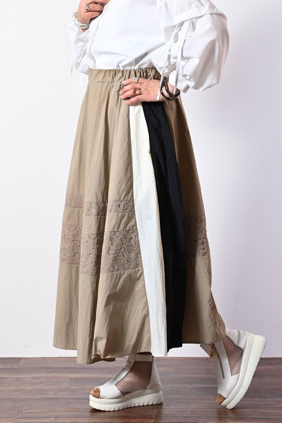 薄軽！トリコロール＆レース切り替えフレアスカート