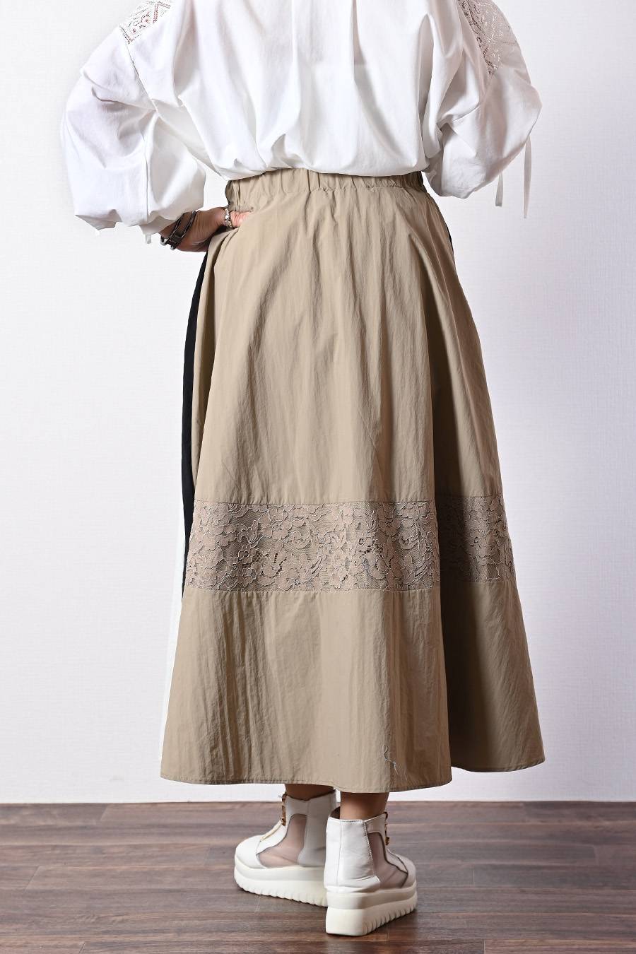 薄軽！トリコロール＆レース切り替えフレアスカート