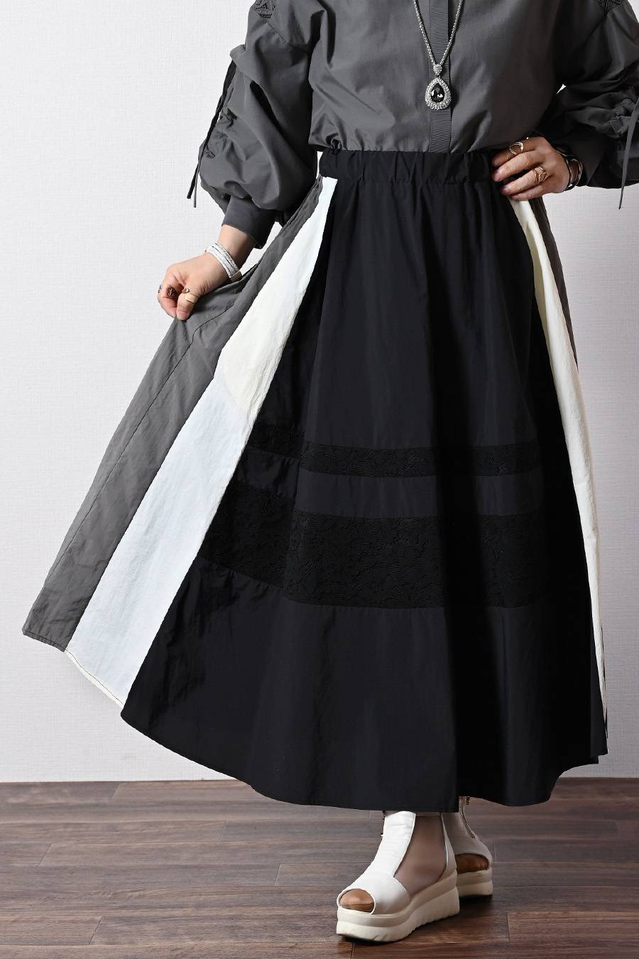 薄軽！トリコロール＆レース切り替えフレアスカート