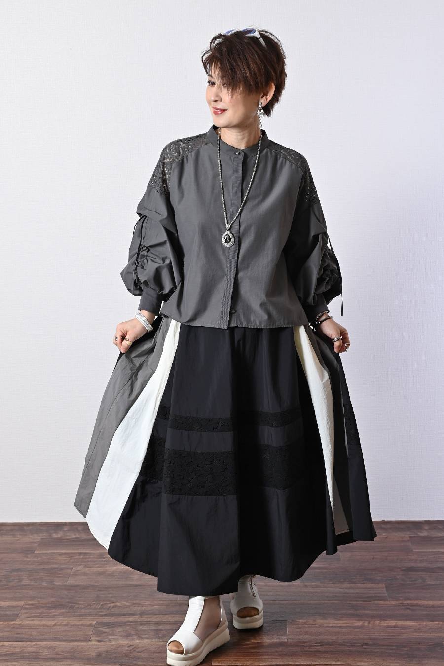 薄軽！トリコロール＆レース切り替えフレアスカート