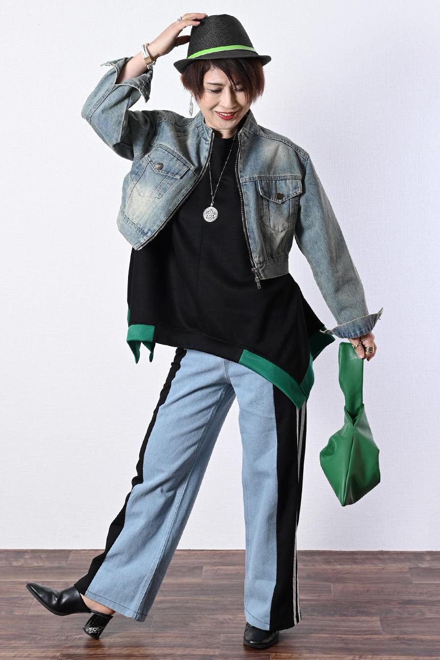 脚長効果抜群！深履きデニム＆カットソー切り替えパンツ