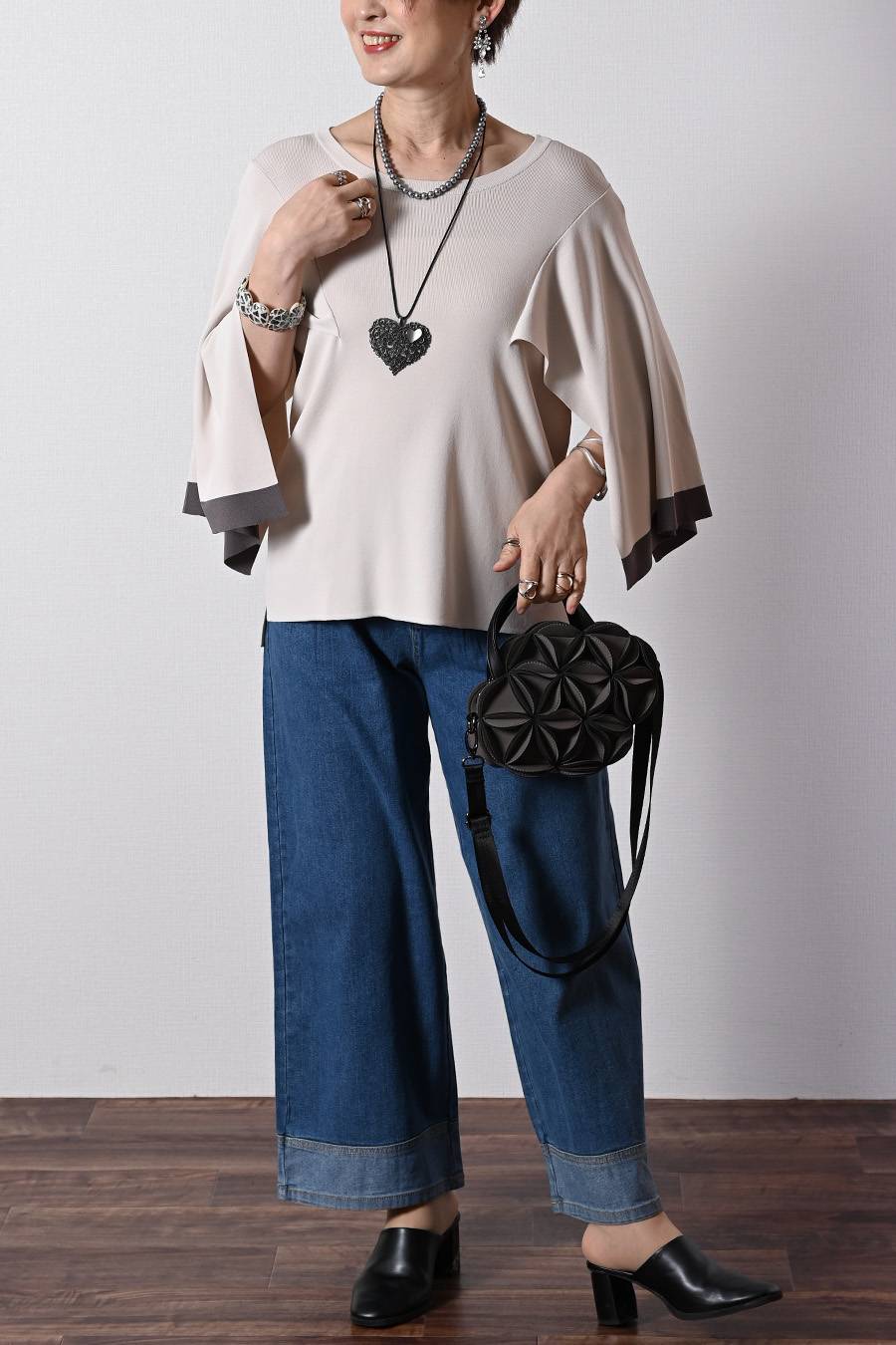 優雅にドラマチックに！ケープスリーブ・ハイゲージニット