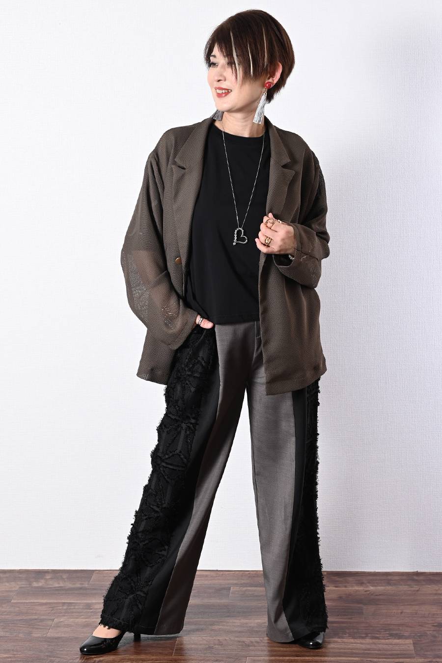 袖口ロゴプリント背面チュールプルオーバー+トリコロール＆レース切り替えフレアスカート 2点セットコーデ