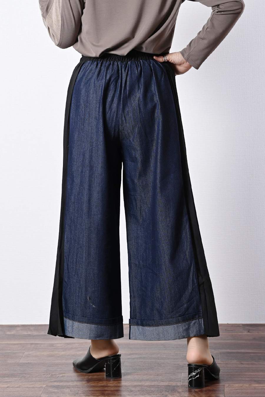 ポンチ切り替えプルオーバー＋サイドプリーツワイドパンツ2点セットコーデ【2月中旬以降発送予定】