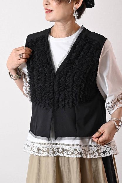 オーガンジーラメ糸刺繍トリミングカットソー+チュールフリル デザインベスト2点セットコーデ
