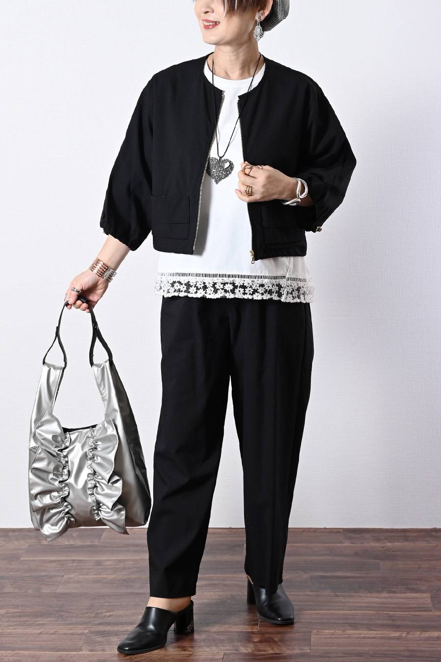 オーガンジーラメ糸刺繍トリミングカットソー+チュールフリル デザインベスト2点セットコーデ