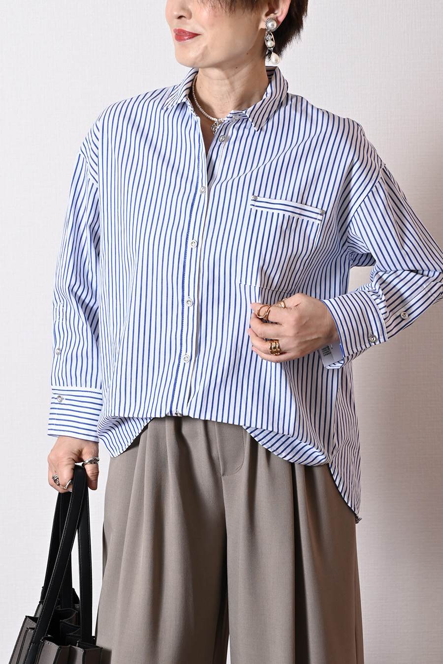 イン不要！バックボタン フロント丈アジャスタブルブラウス