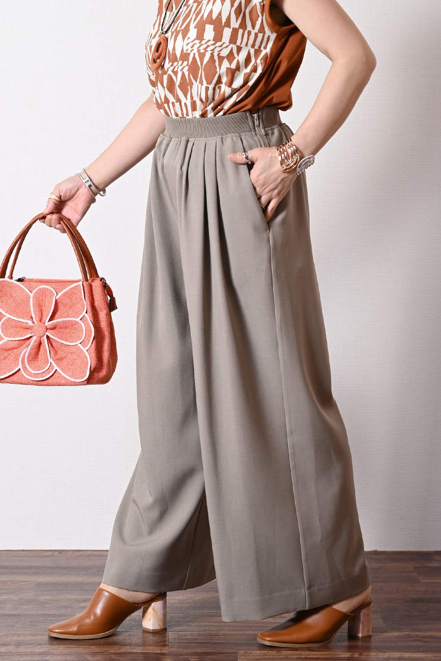 フロント丈アジャスタブルブラウス+リブウエスト・ストレッチワイドパンツ2点セットコーデ