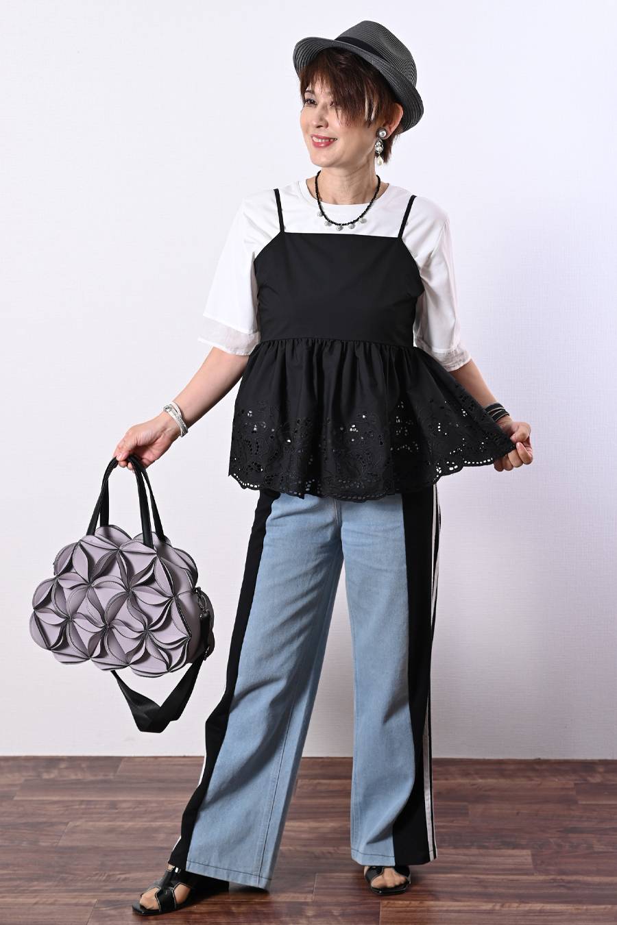 【最大1,925円分ポイントGET！】大人の遊び心を添える！カットワーク刺繍キャミソールビスチェ