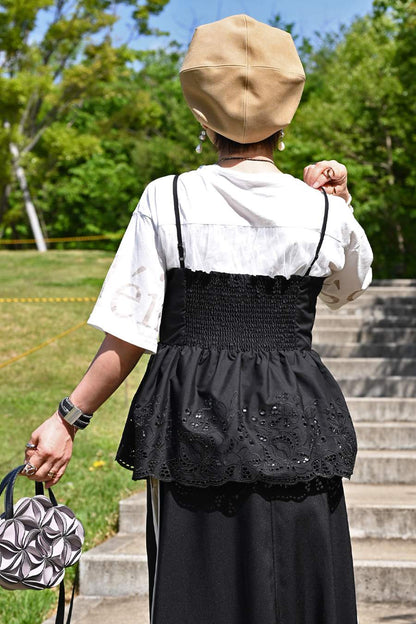 袖口ロゴプリント背面チュールプルオーバー＋カットワーク刺繍キャミソールブラウス2点セットコーデ