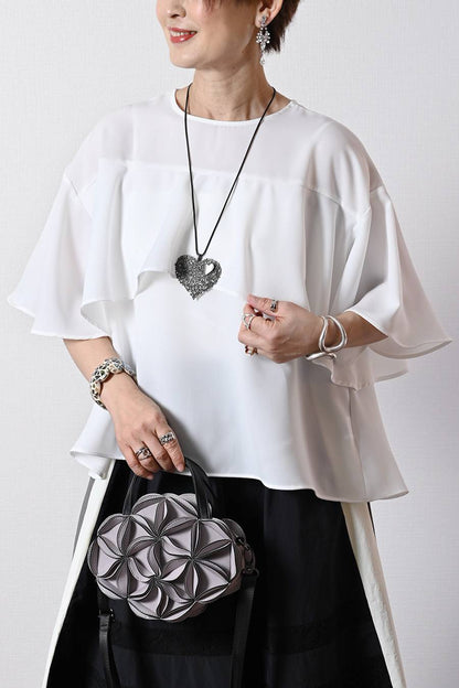 圧倒的な着映え！大人の立体フリルジョーゼットブラウス