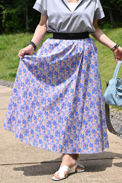 心躍る色彩を味方に！鮮やかフラワープリントスカート