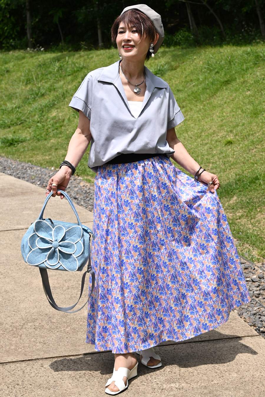 心躍る色彩を味方に！鮮やかフラワープリントスカート