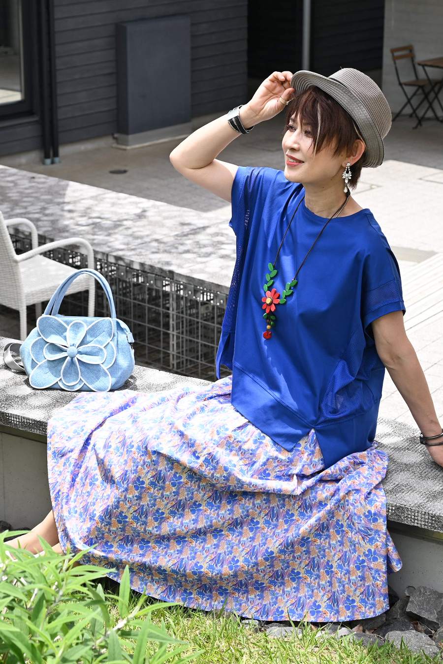 心躍る色彩を味方に！鮮やかフラワープリントスカート