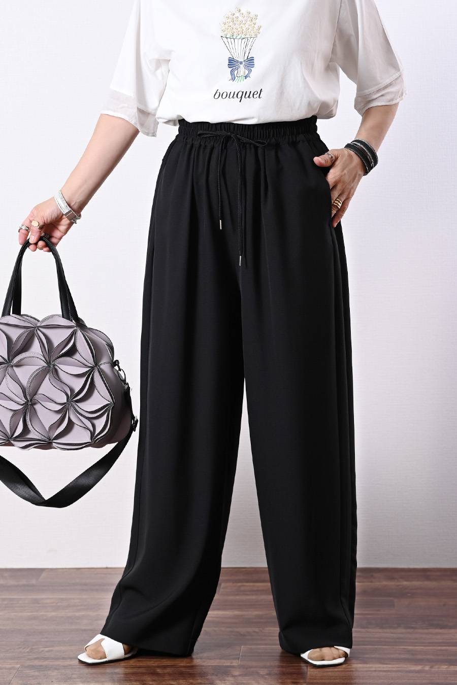 美脚シルエット！ストレッチ混ドローストリングワイドパンツ
