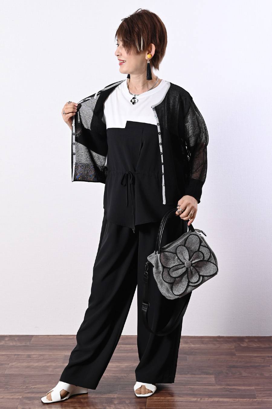 美脚シルエット！ストレッチ混ドローストリングワイドパンツ