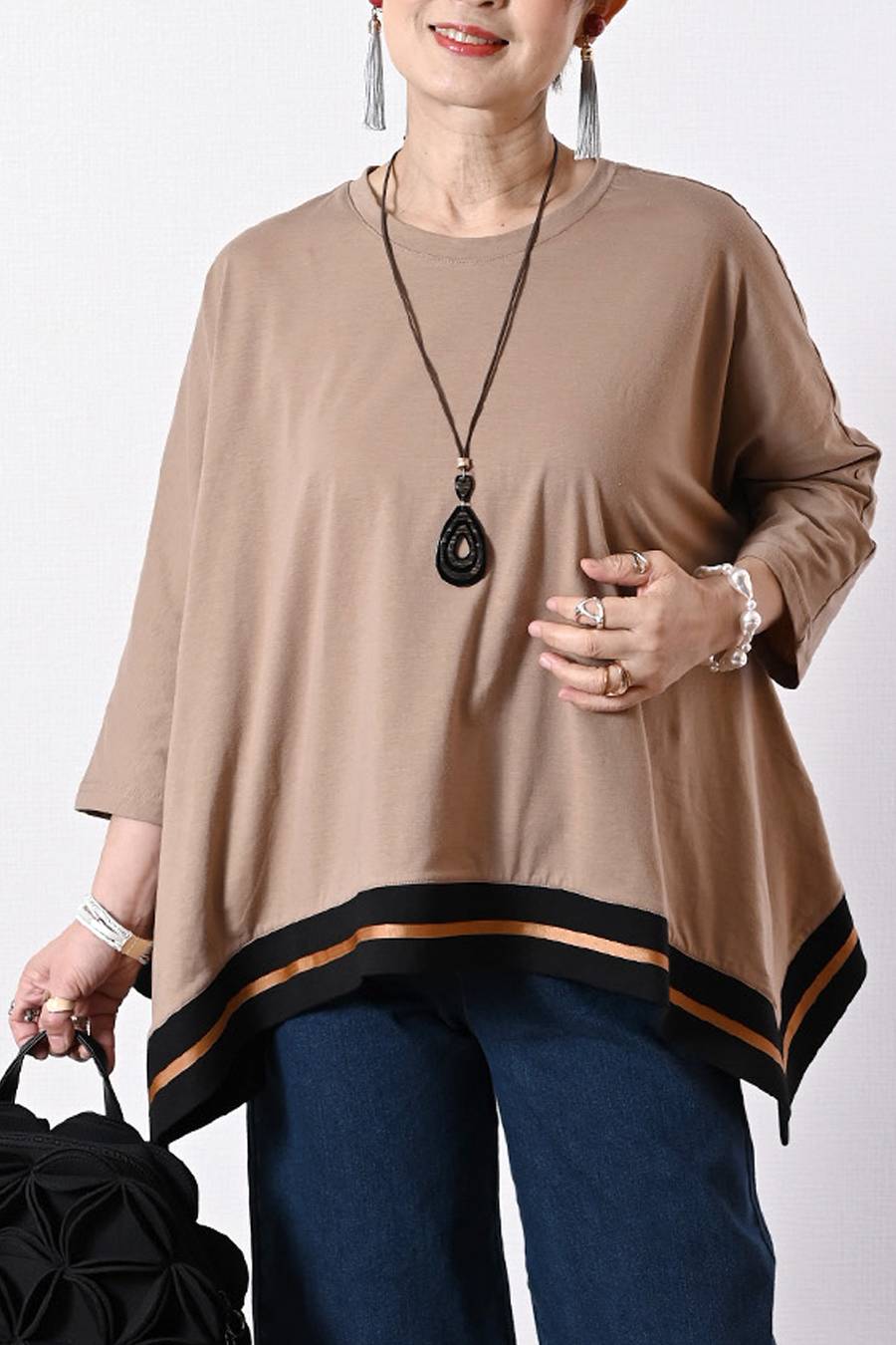 ゆったりなのにスッキリ！配色ライン入り ドルマンワイドプルオーバー