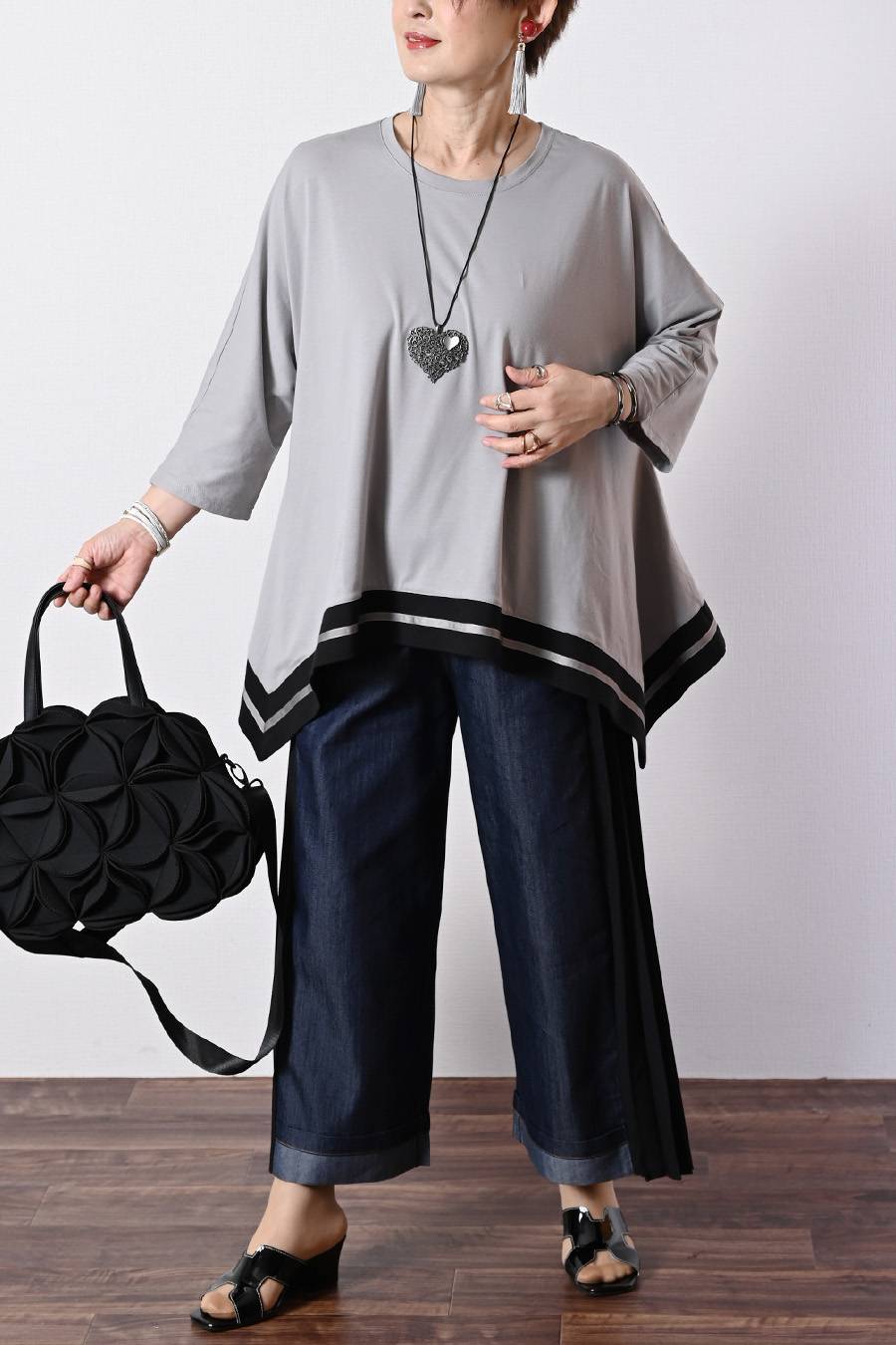 ゆったりなのにスッキリ！配色ライン入り ドルマンワイドプルオーバー