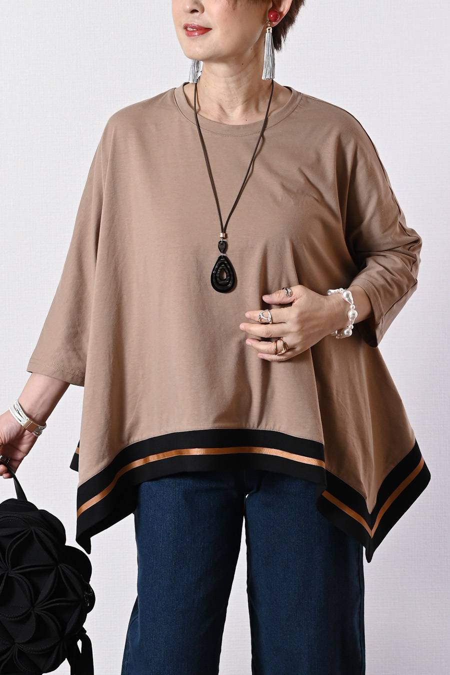 ゆったりなのにスッキリ！配色ライン入り ドルマンワイドプルオーバー
