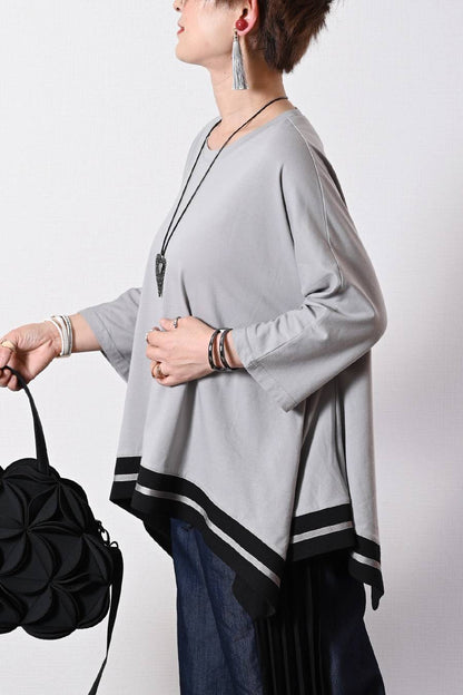 ゆったりなのにスッキリ！配色ライン入り ドルマンワイドプルオーバー