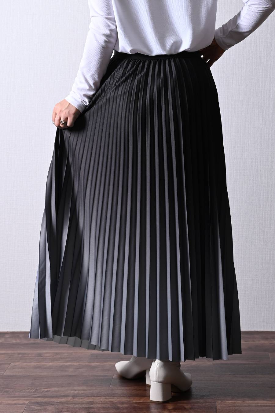 3D立体感の美脚！グラデーションプリントプリーツストレッチスカート【クーポンで10/4迄7,128円OFF】＊発送にお時間かかります！