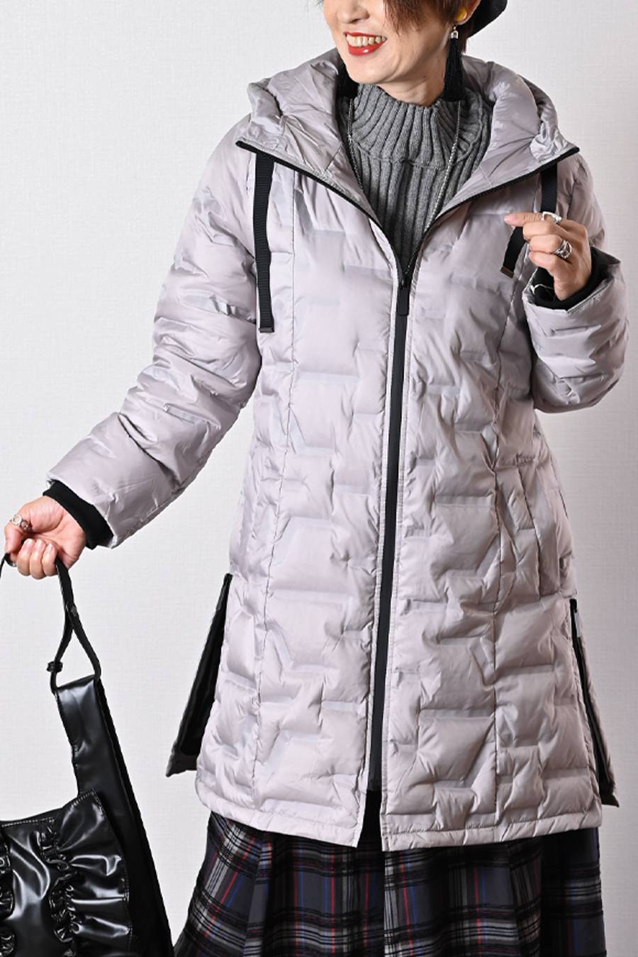 【Special Offer 40%OFF】ライン柄軽量シームレスロングダウンコート