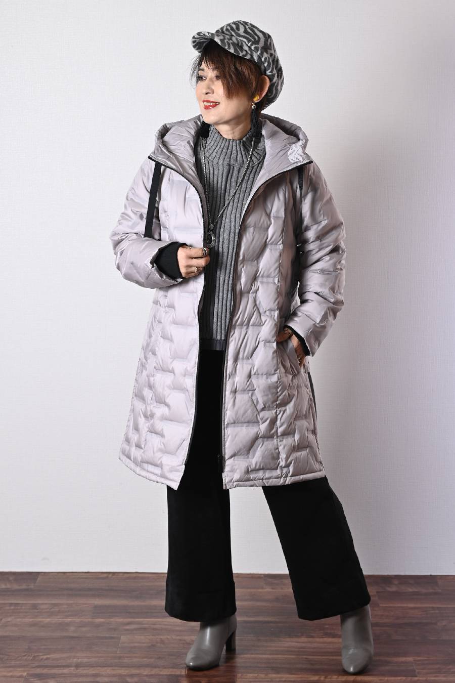 【Special Offer 40%OFF】ライン柄軽量シームレスロングダウンコート