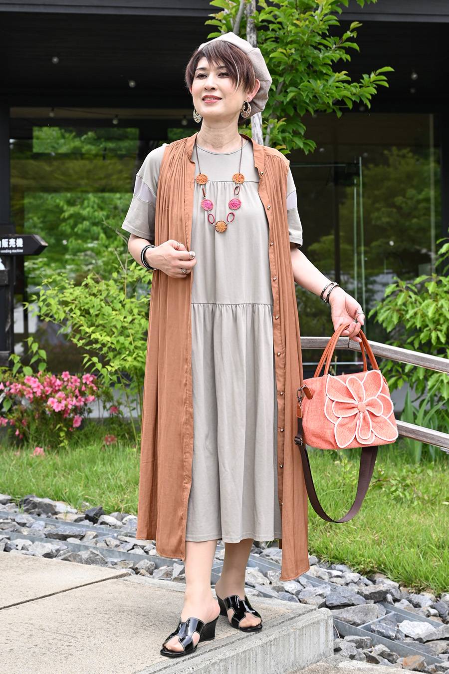 ゆったり軽フェミニン！異素材コンビ・シアースリーブ ティアードワンピース
