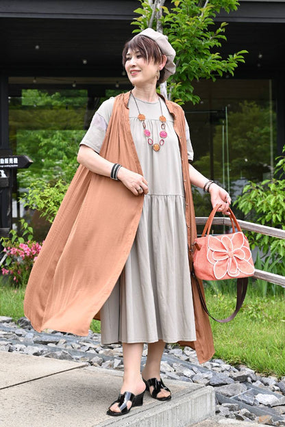 ゆったり軽フェミニン！異素材コンビ・シアースリーブ ティアードワンピース