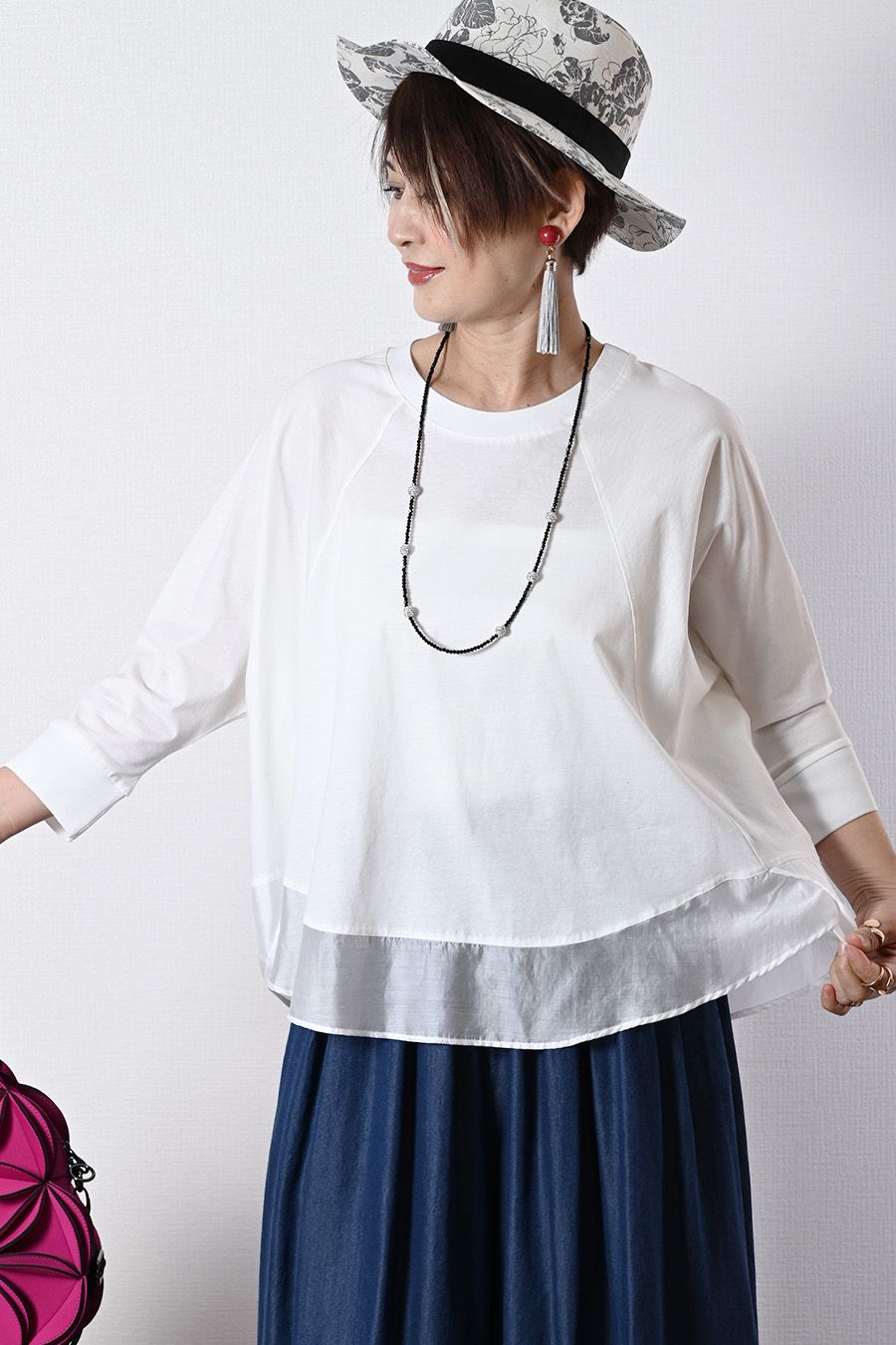 煌めくパヴェボールがアクセント　ブラックスタイル ロングネックレス　マグネット留め