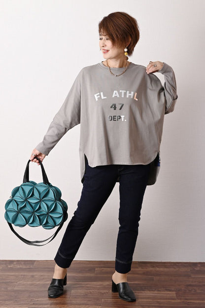 BIGシルエットでシーズンレス！箔プリント レイヤード風プルオーバー