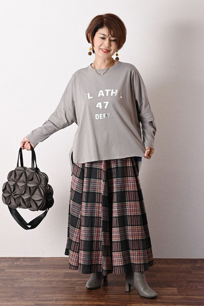 BIGシルエットでシーズンレス！箔プリント レイヤード風プルオーバー