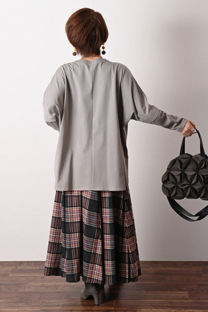 BIGシルエットでシーズンレス！箔プリント レイヤード風プルオーバー