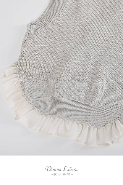 着こなしに華やぎをプラス！ラメ混シアーフリルベスト