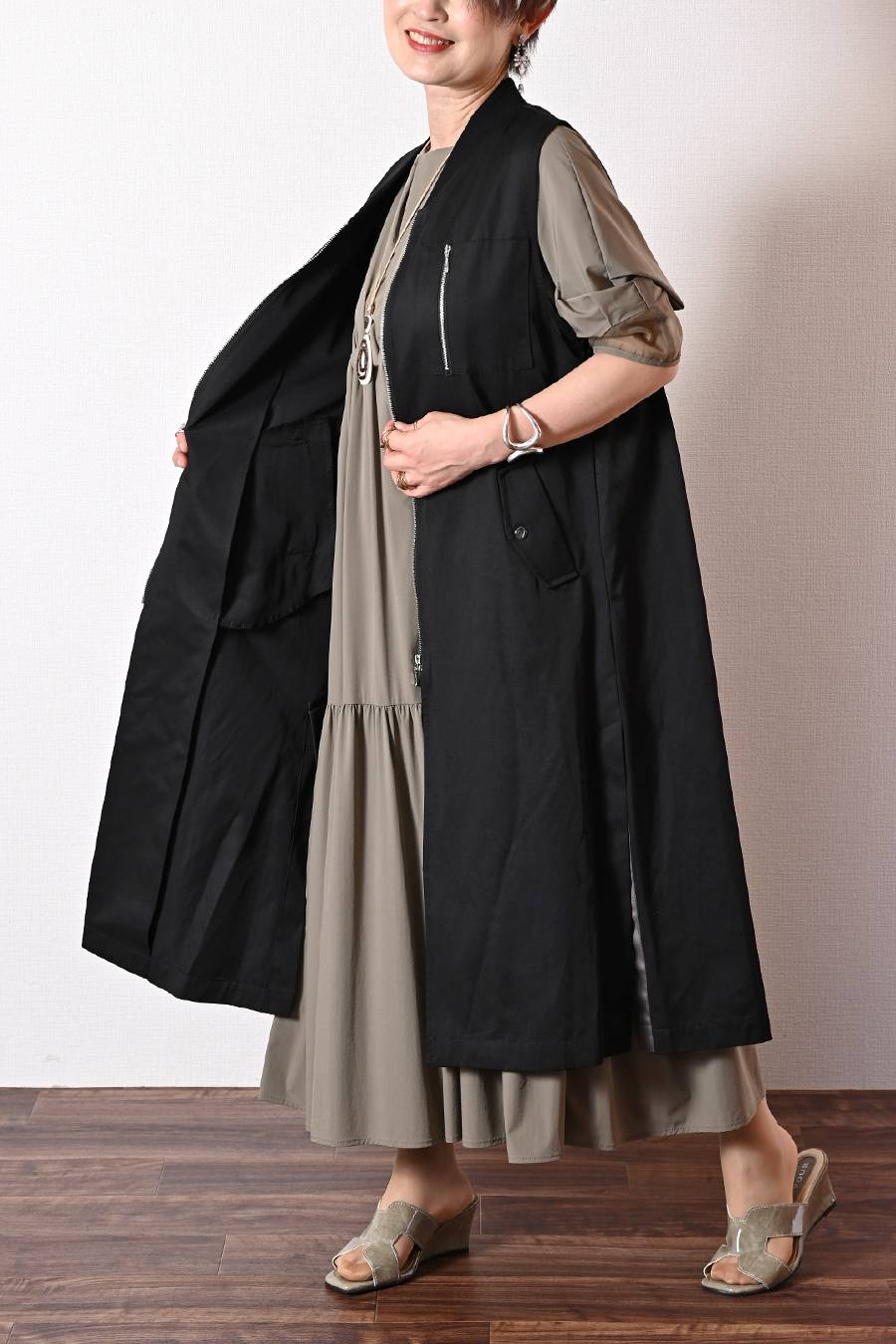 羽織るだけで垢抜け！バックギャザー・ミリタリーロングフライトジャケット