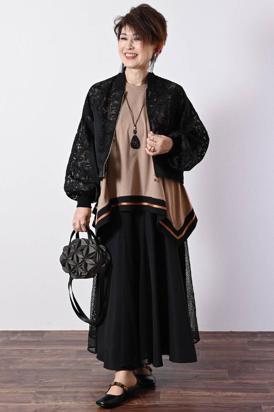 2WAY 総刺繍の贅沢！エンブロイダリーレース・ボンバージャケット