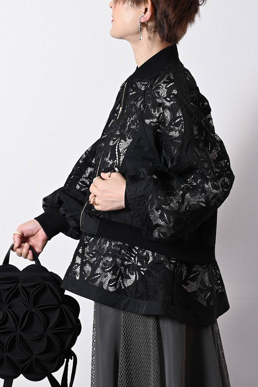 2WAY 総刺繍の贅沢！エンブロイダリーレース・ボンバージャケット