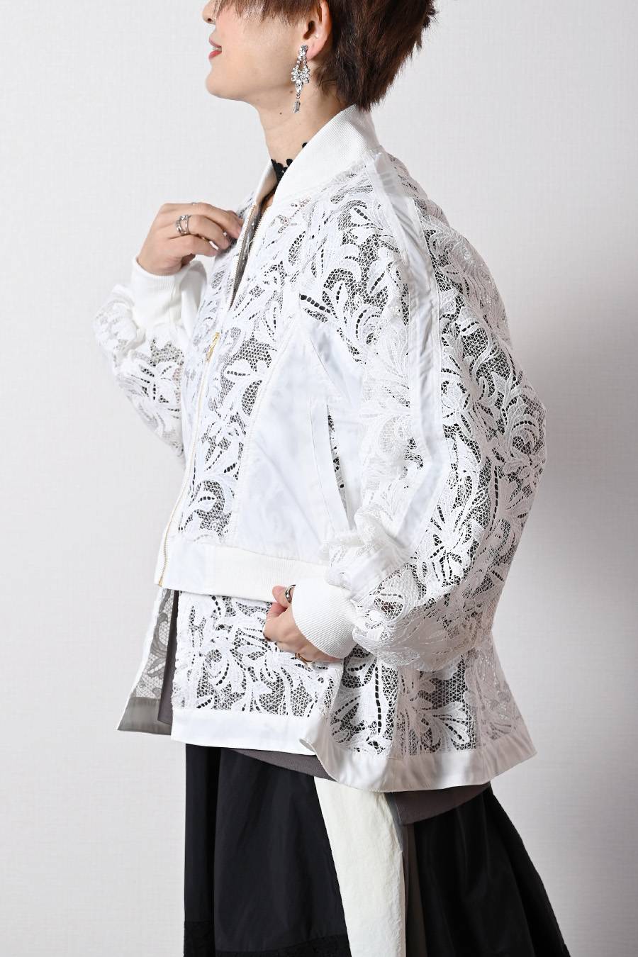2WAY 総刺繍の贅沢！エンブロイダリーレース・ボンバージャケット