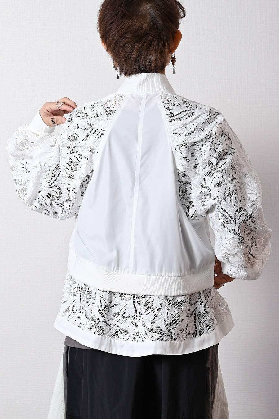 2WAY 総刺繍の贅沢！エンブロイダリーレース・ボンバージャケット