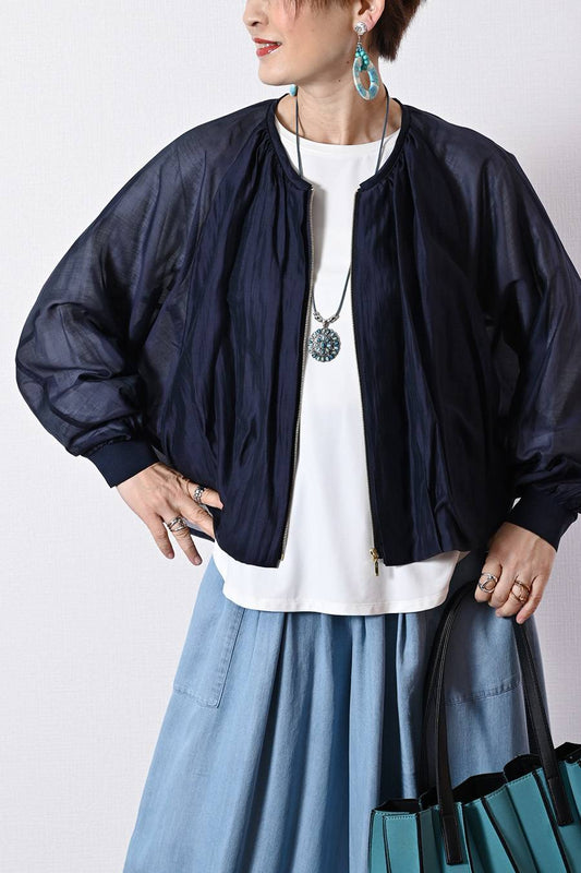 空気のような軽やかさ！シアーギャザー ジップアップブルゾン