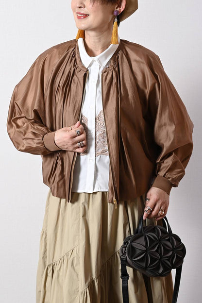 空気のような軽やかさ！シアーギャザー ジップアップブルゾン