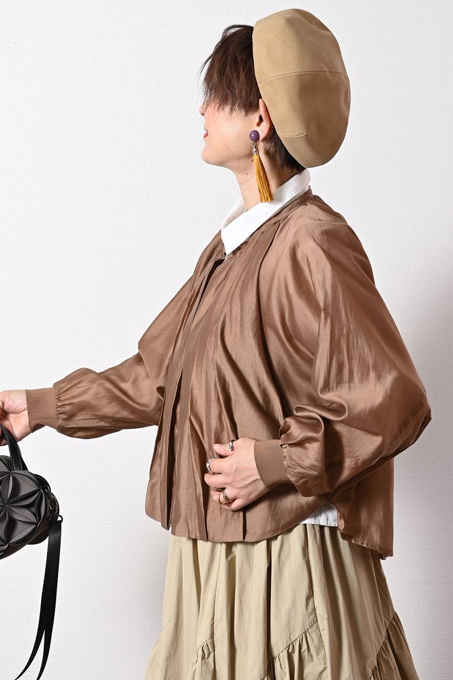 空気のような軽やかさ！シアーギャザー ジップアップブルゾン