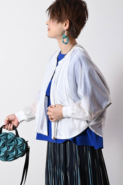 空気のような軽やかさ！シアーギャザー ジップアップブルゾン