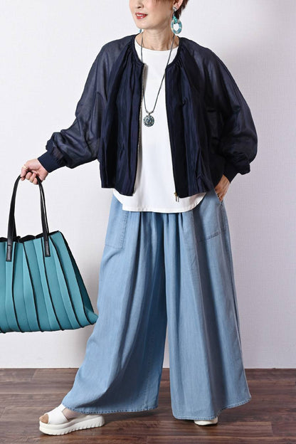 空気のような軽やかさ！シアーギャザー ジップアップブルゾン